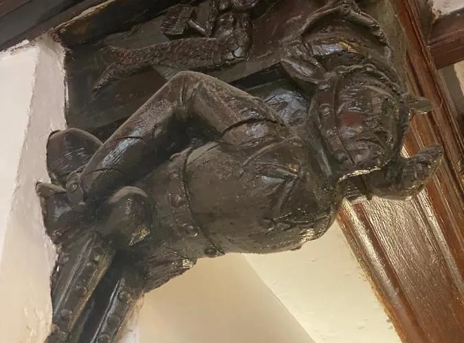 Apart Otel La Sainte Claire Hyères